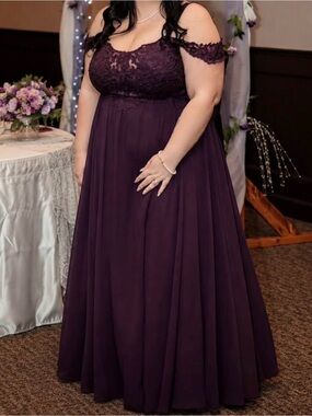 Elegant Off-Shoulder Plus-Size Evening Dress in Deep Plum